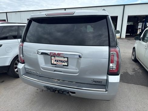 Used 2020 GMC Yukon XL Denali image 5