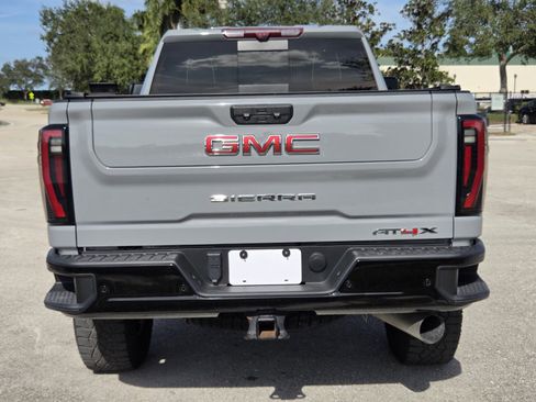 Used 2024 GMC Sierra 2500 AT4X image 6