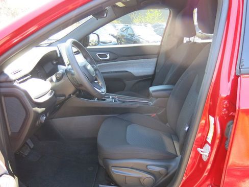 Used 2024 Jeep Compass Sport AWD/4WD image 13