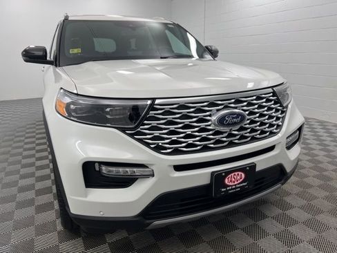 Used 2023 Ford Explorer Platinum w/ Technology Package AWD/4WD image 4