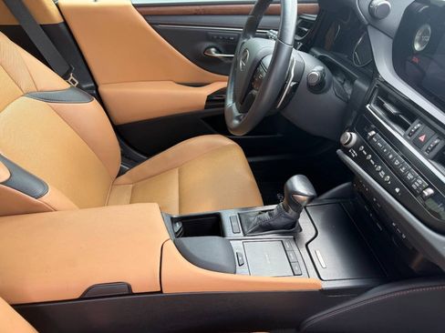 Used 2022 Lexus ES 350 w/ Premium Package FWD image 10