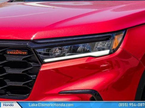 Certified 2025 Honda Pilot TrailSport image 5