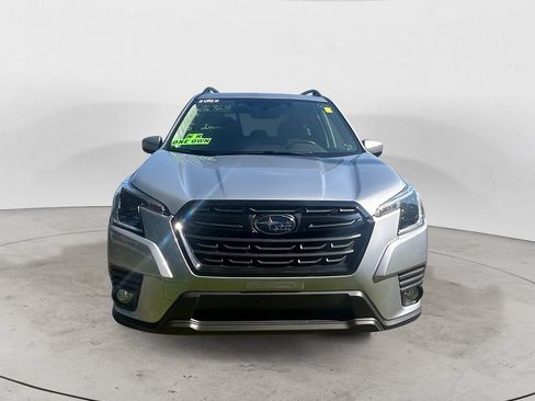 Used 2022 Subaru Forester Premium AWD/4WD image 9
