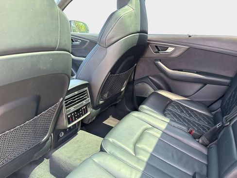 Used 2023 Audi SQ7 Prestige w/ Sport Package AWD/4WD image 13