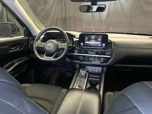 Used 2024 Nissan Pathfinder SV AWD/4WD image 20