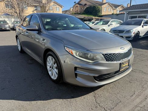 Used 2016 Kia Optima EX w/ Premium Package image 3