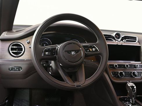 Used 2024 Bentley Bentayga Extended Wheelbase image 12