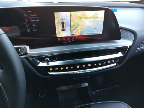 New 2026 Cadillac Lyriq V image 17