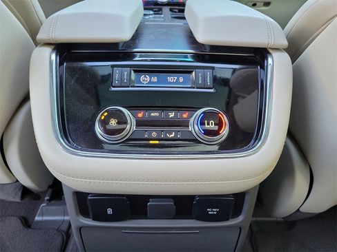 Used 2021 Lincoln Navigator Reserve w/ Luxury Package image 21