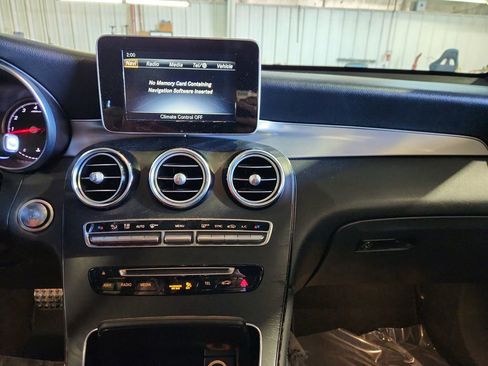 Used 2019 Mercedes-Benz GLC 300 4MATIC image 15