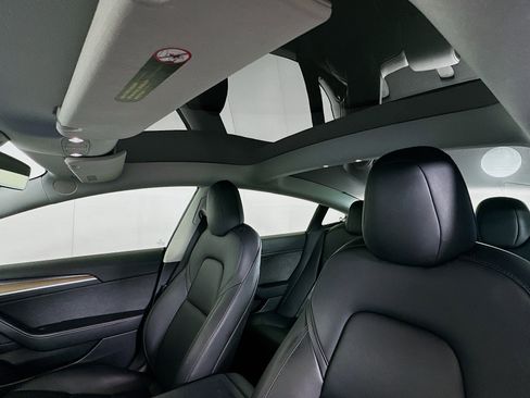 Used 2021 Tesla Model 3 Standard Range Plus image 25