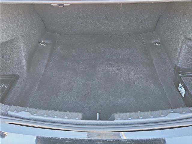 Used 2016 BMW 320i Sedan RWD image 6
