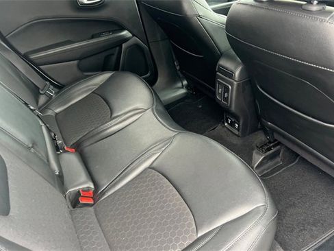 Used 2019 Jeep Compass Latitude image 19