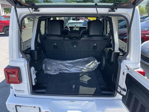Used 2022 Jeep Wrangler Unlimited Sahara AWD/4WD image 23