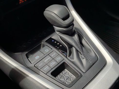 Used 2025 Toyota RAV4 LE AWD/4WD image 27