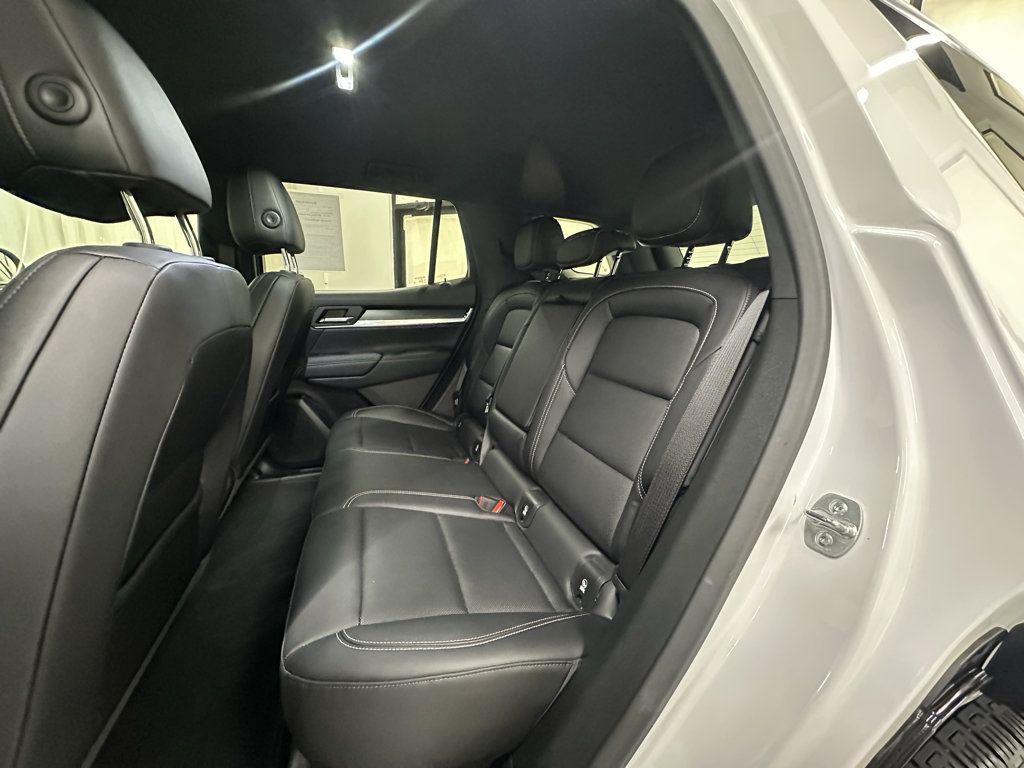 Used 2026 GMC Terrain Elevation w/ Elevation Premium Package FWD image 20