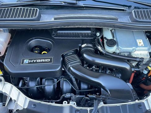 Used 2017 Ford C-MAX SE image 18