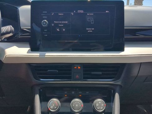 Used 2025 Volkswagen Taos S FWD image 18