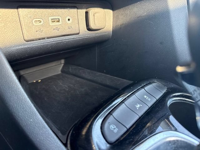 Certified 2021 Buick Encore GX Select w/ Experience Buick Package FWD image 16