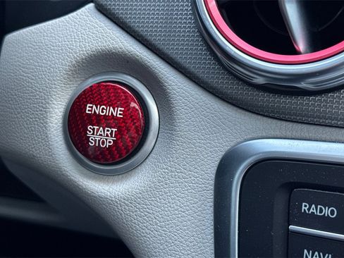 Used 2019 Mercedes-Benz GLA 250 4MATIC image 27