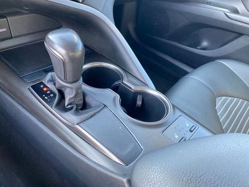 Used 2023 Toyota Camry SE image 11