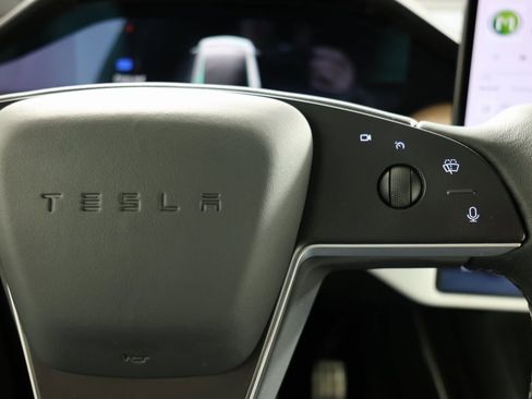 Used 2022 Tesla Model X image 25