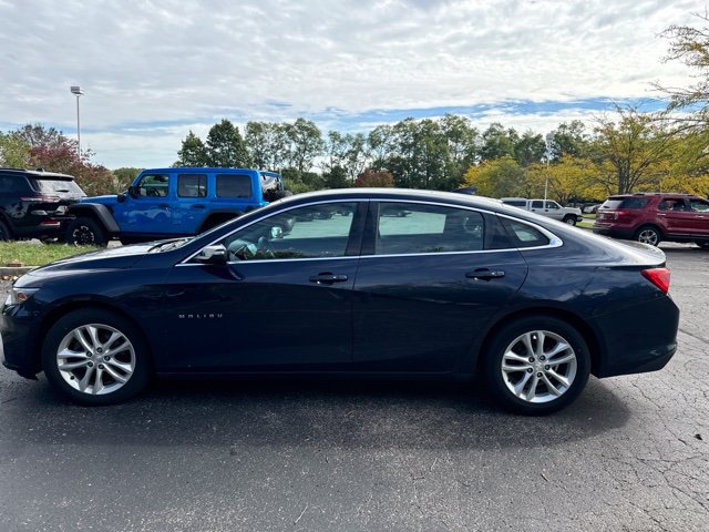 Used 2017 Chevrolet Malibu LT FWD image 2