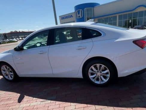 Used 2022 Chevrolet Malibu LT FWD image 7