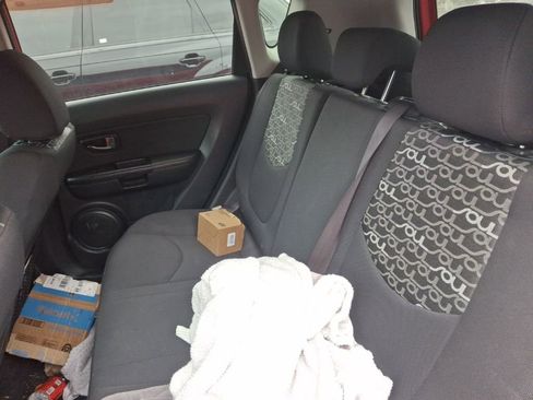 Used 2011 Kia Soul + FWD image 10