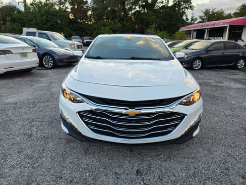 Used 2019 Chevrolet Malibu LT image 2