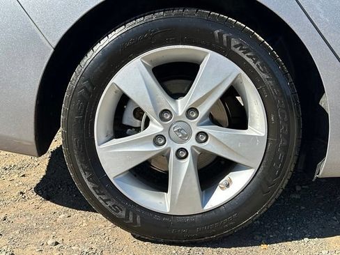 Used 2012 Hyundai Elantra GLS w/ Preferred Pkg 3 FWD image 31