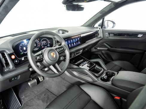 New 2026 Porsche Cayenne GTS AWD/4WD image 4