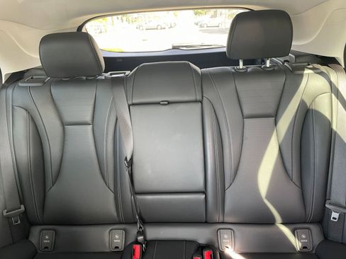 Used 2024 Buick Envision Preferred image 38