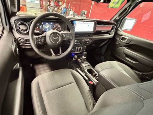 Certified 2025 Jeep Wrangler Sport AWD/4WD image 42