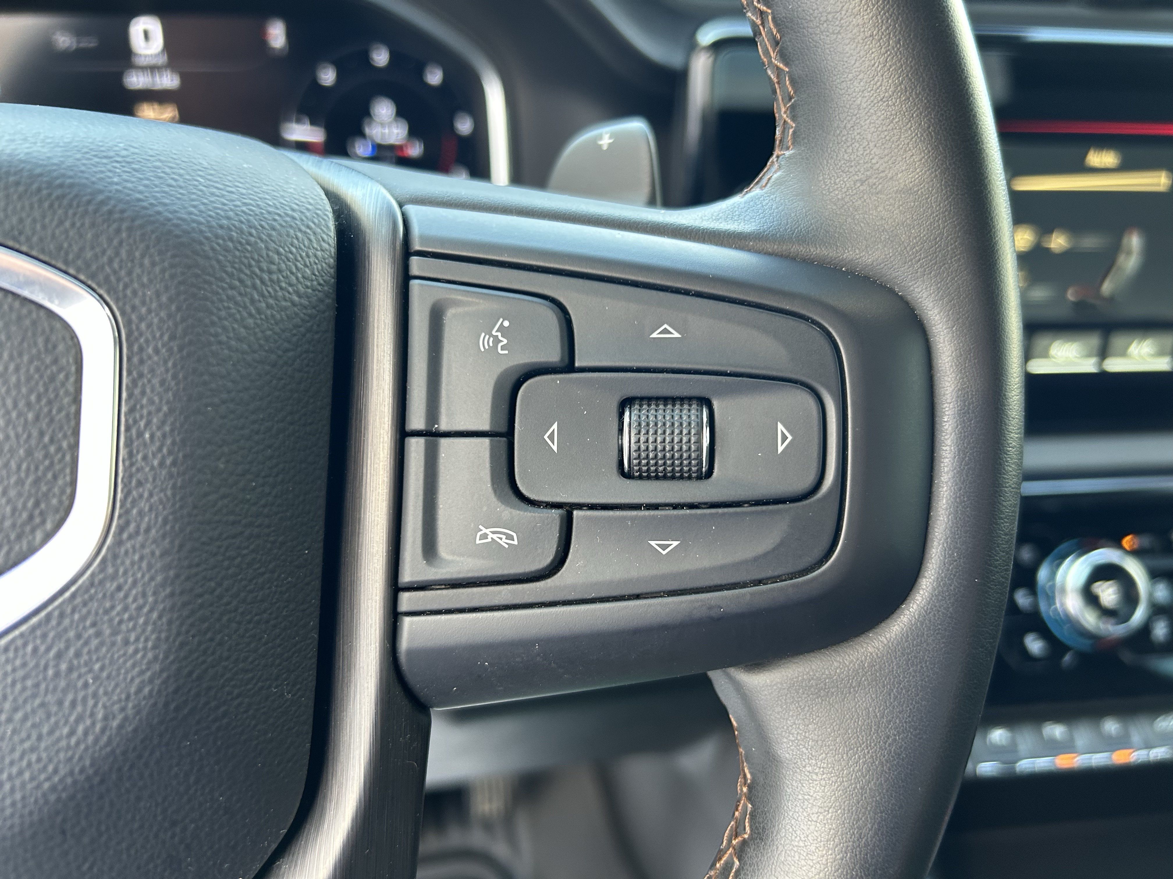 Used 2024 GMC Sierra 1500 AT4 w/ Technology Package AWD/4WD image 28