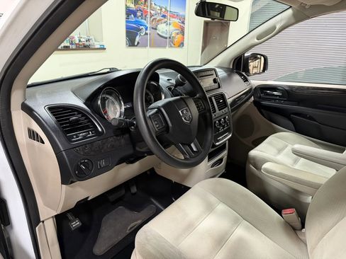 Used 2015 Dodge Grand Caravan SE w/ Quick Order Package 29E SE FWD image 19