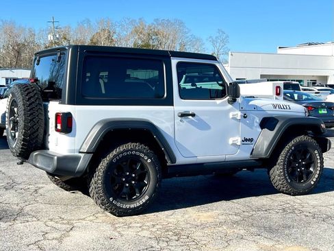 Used 2022 Jeep Wrangler Willys image 3