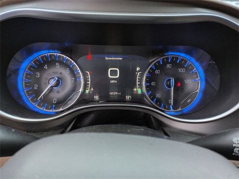 Used 2019 Chrysler Pacifica Limited w/ Tire & Wheel Group image 16