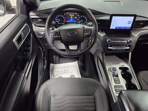Used 2020 Ford Explorer XLT RWD image 8
