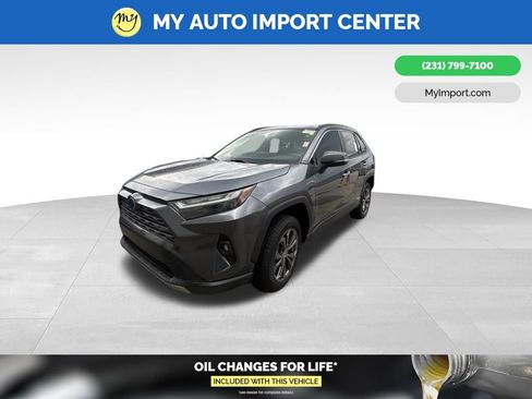 Used 2022 Toyota RAV4 Limited AWD/4WD image 3