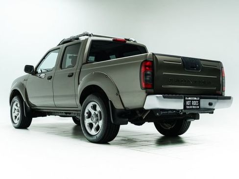 Used 2001 Nissan Frontier S/C image 18