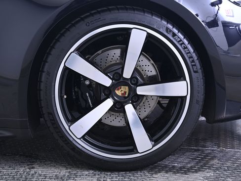 Used 2022 Porsche 911 Targa 4S image 12