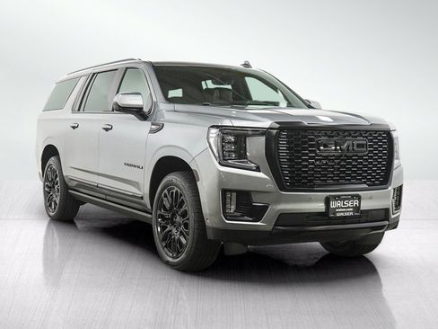 Used 2024 GMC Yukon XL Denali Ultimate AWD/4WD image 7