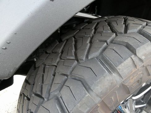 Used 2024 Ford Bronco Wildtrak image 12