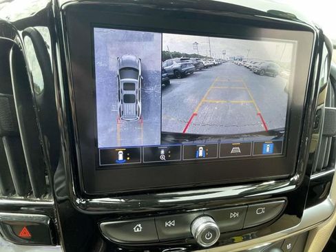 Used 2022 Chevrolet Traverse Premier w/ LPO, Floor Liner Package FWD image 18