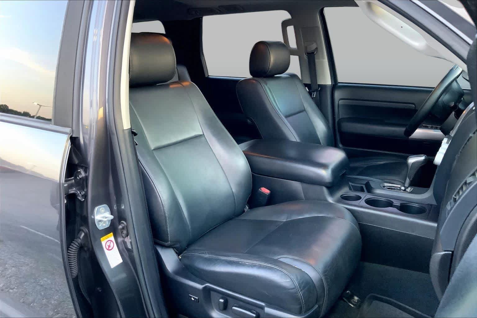 Used 2019 Toyota Sequoia TRD Sport w/ TRD Sport Premium Package AWD/4WD image 8