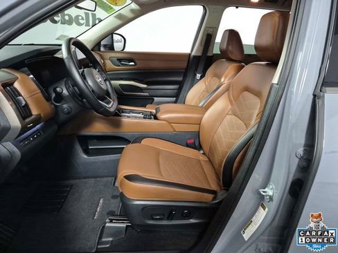 Used 2025 Nissan Pathfinder Platinum w/ Cargo Package AWD/4WD image 9