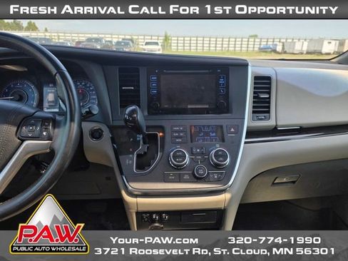 Used 2015 Toyota Sienna XLE w/ XLE Navigation Package AWD/4WD image 13