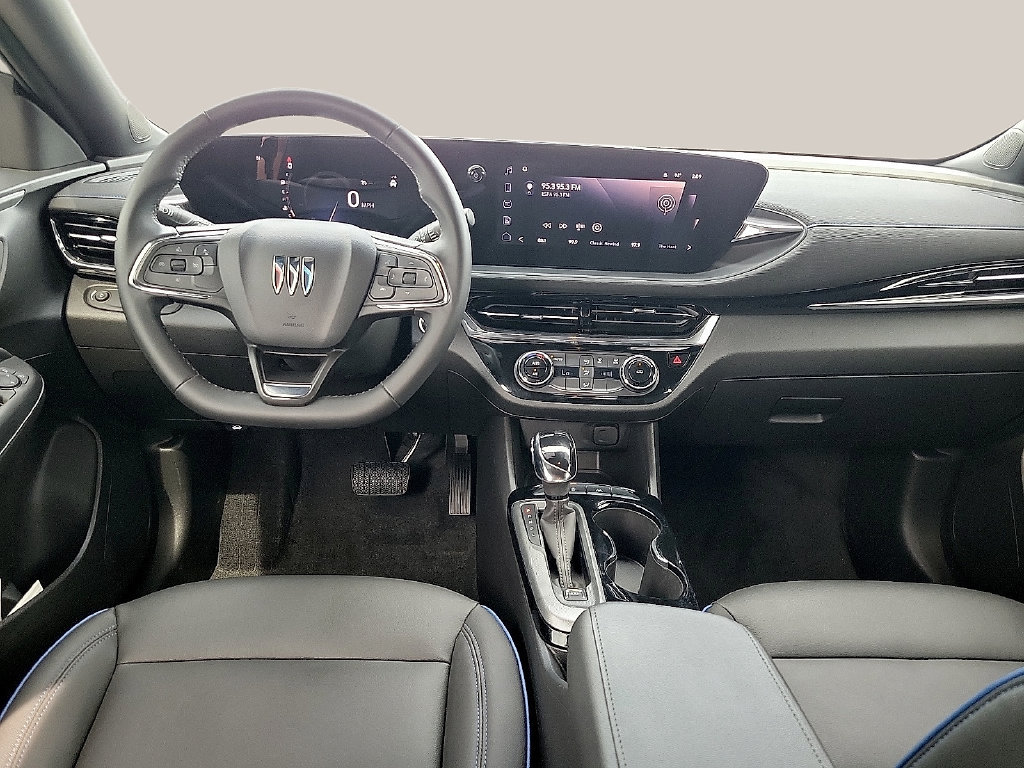 Used 2025 Buick Envista Sport Touring w/ Advanced Safety Package FWD image 8