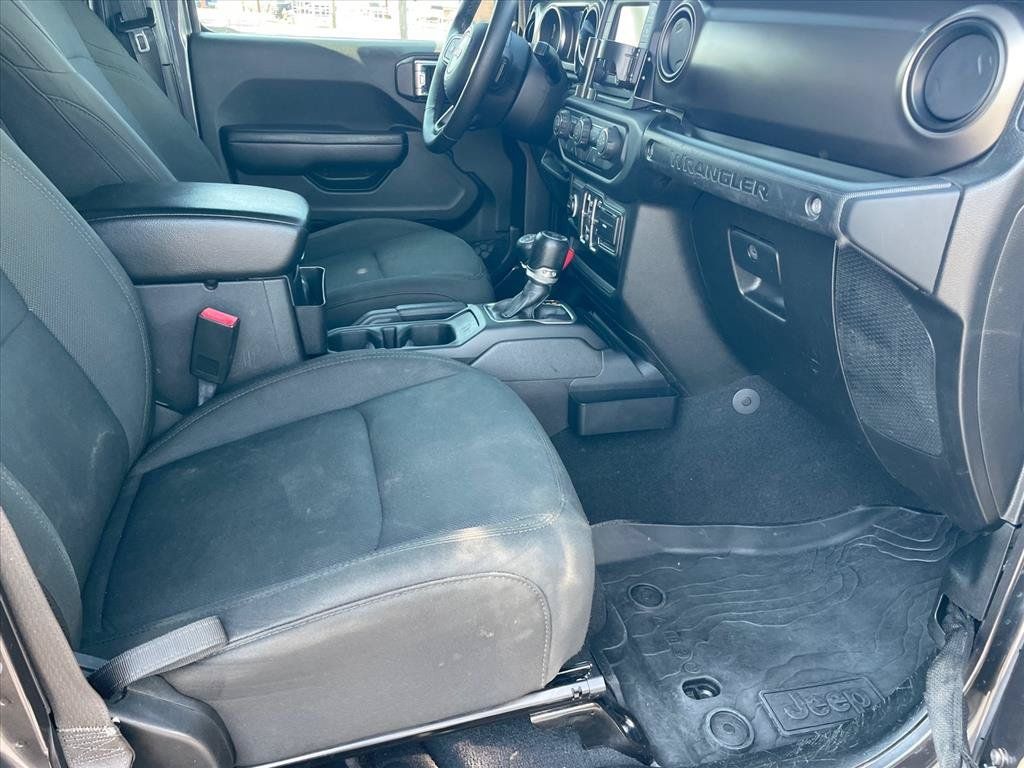 Used 2018 Jeep Wrangler Unlimited Sport S AWD/4WD image 27